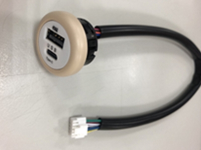 車用USB快速充電器附防塵套